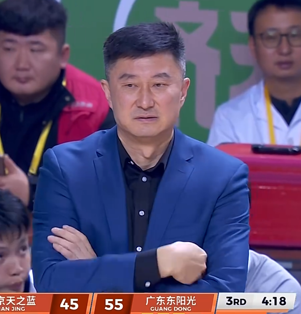 英超-广东迎来终局之战！杜锋接受大考，胡明轩证明自己，徐杰逆转关键